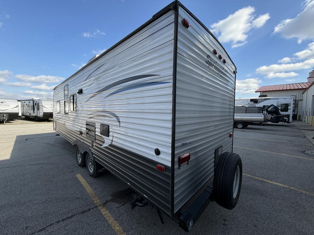 2016 Keystone RV 2016 Keystone RV Summerland - thumbnail 4