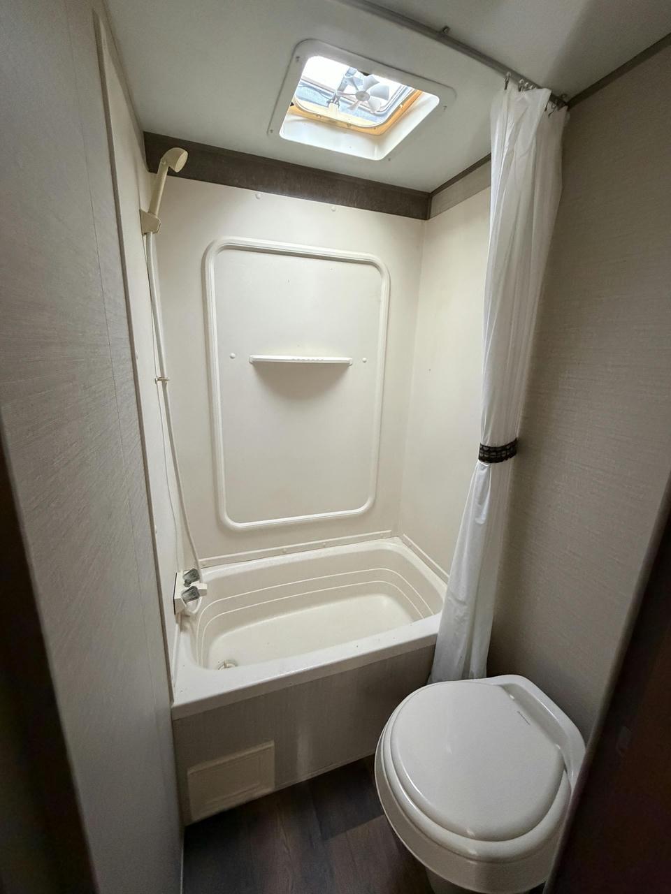 2016 Keystone RV 2016 Keystone RV Summerland - thumbnail 12