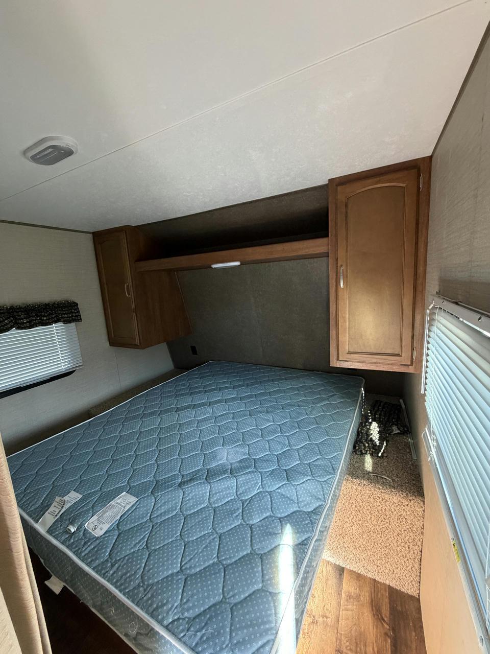 2016 Keystone RV 2016 Keystone RV Summerland - thumbnail 13