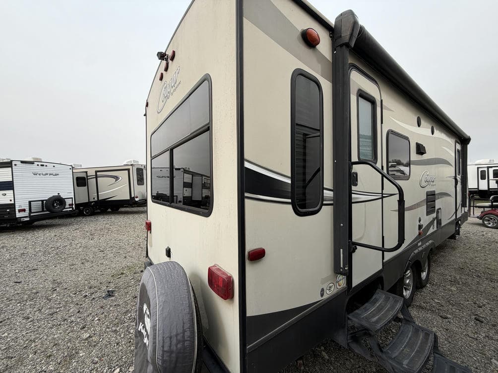 2016 Keystone RV 2016 Keystone RV Cougar - thumbnail 3