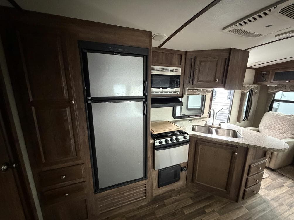 2016 Keystone RV 2016 Keystone RV Cougar - thumbnail 8