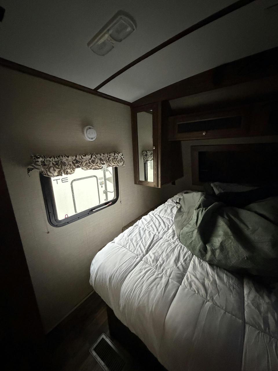 2016 Keystone RV 2016 Keystone RV Cougar - thumbnail 13