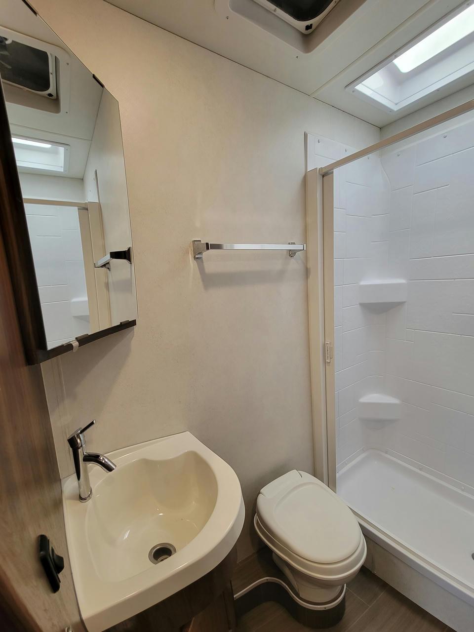 2020 Winnebago 2020 Winnebago Porto - thumbnail 11