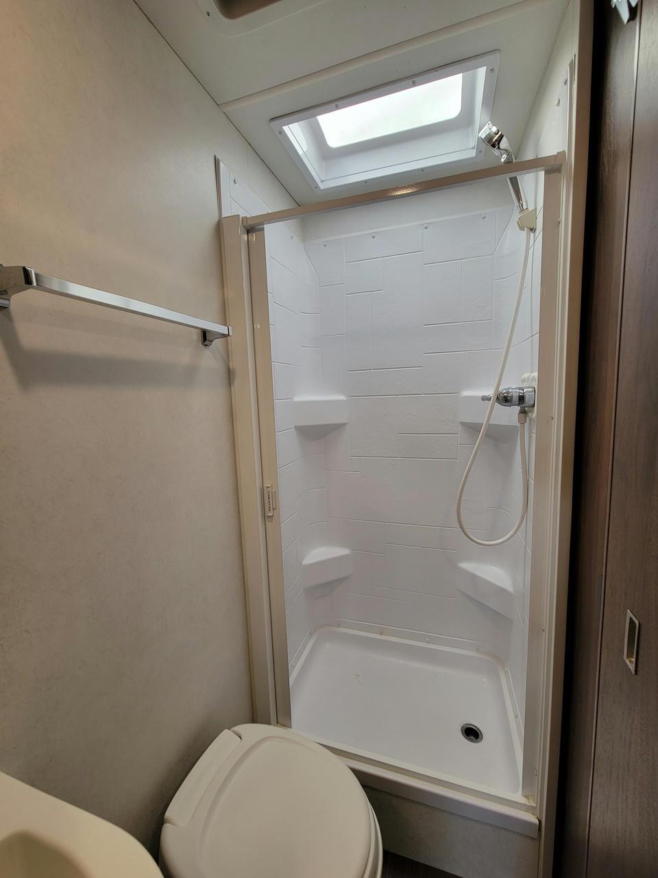 2020 Winnebago 2020 Winnebago Porto - thumbnail 12