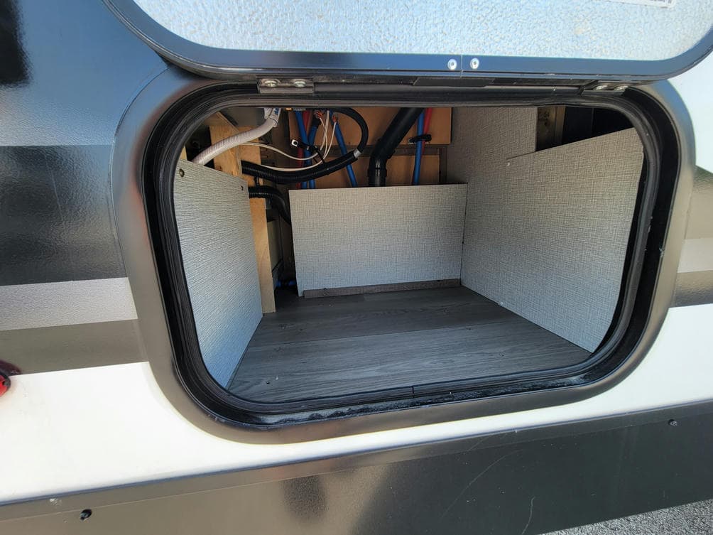 2024 Grand Design 2024 Grand Design Imagine AIM - thumbnail 4