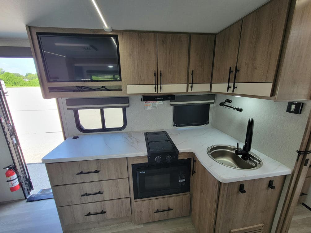 2024 Grand Design 2024 Grand Design Imagine AIM - thumbnail 12