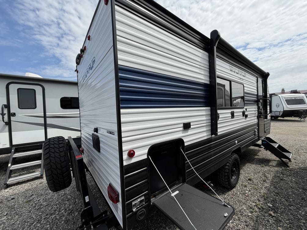 2024 Forest River 2024 Forest River Cherokee Wolf Pup - thumbnail 4