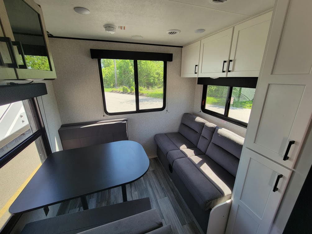 2025 Jayco 2025 Jayco Jay Flight SLX - thumbnail 9