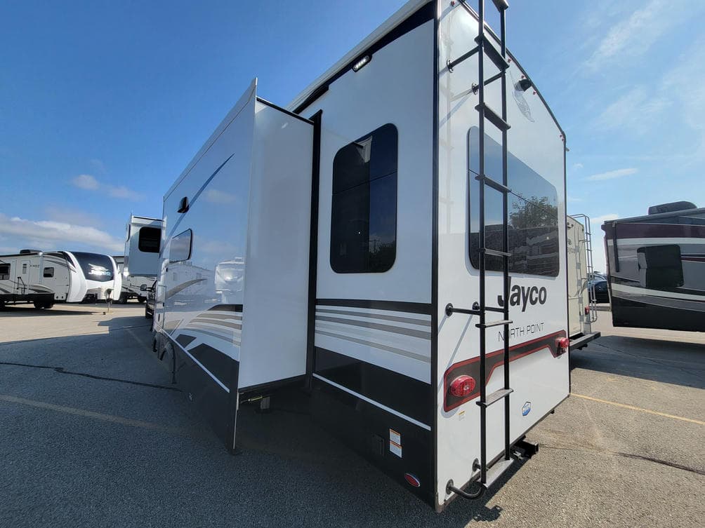 2026 Jayco 2026 Jayco North Point - thumbnail 8