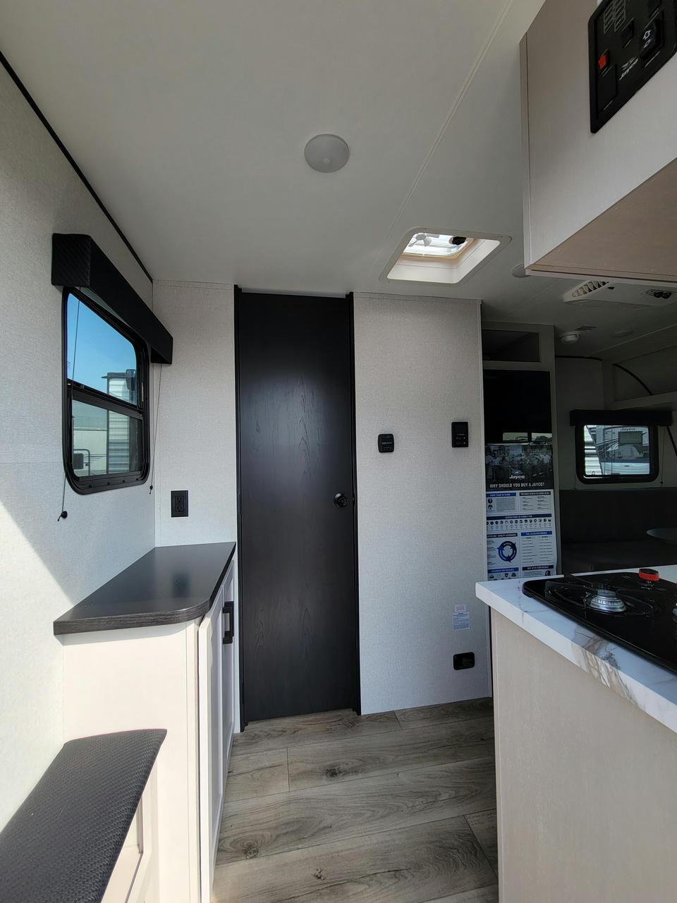 2026 Jayco 2026 Jayco Jay Feather - thumbnail 9