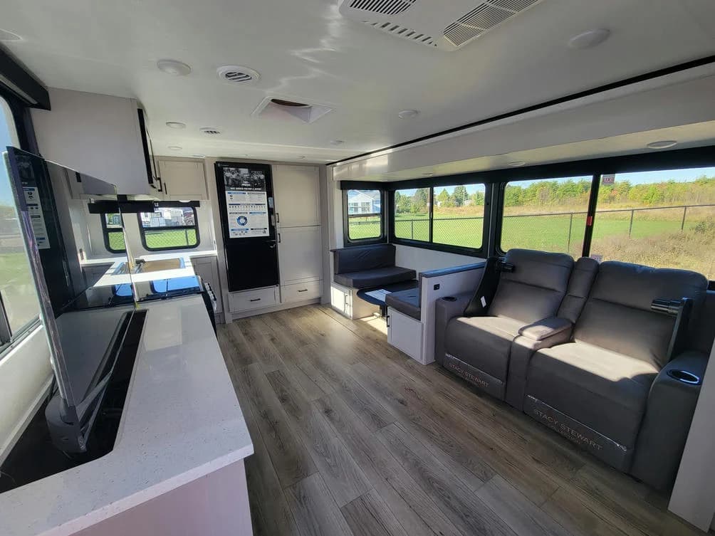 2026 Jayco 2026 Jayco Jay Feather - thumbnail 9