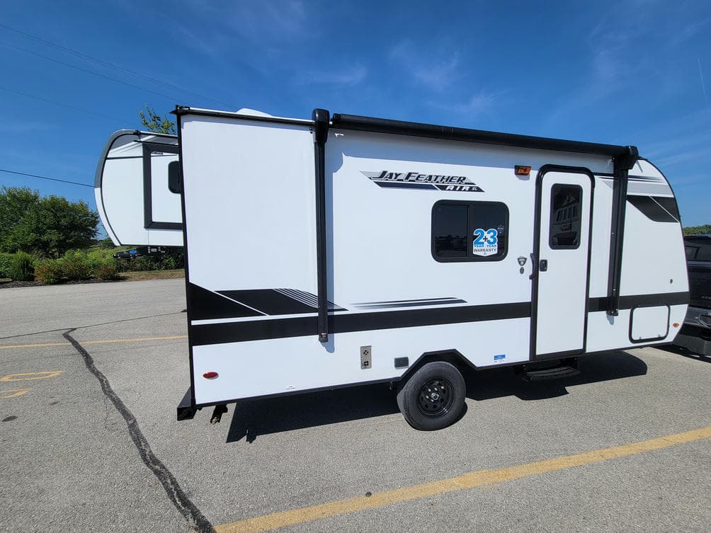2026 Jayco 2026 Jayco Jay Feather Air Sl - thumbnail 4