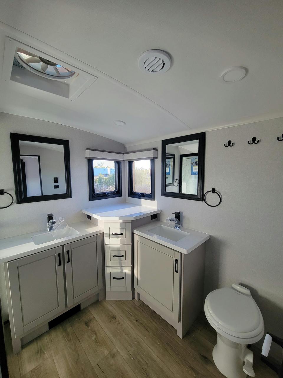 2026 Jayco 2026 Jayco North Point - thumbnail 26