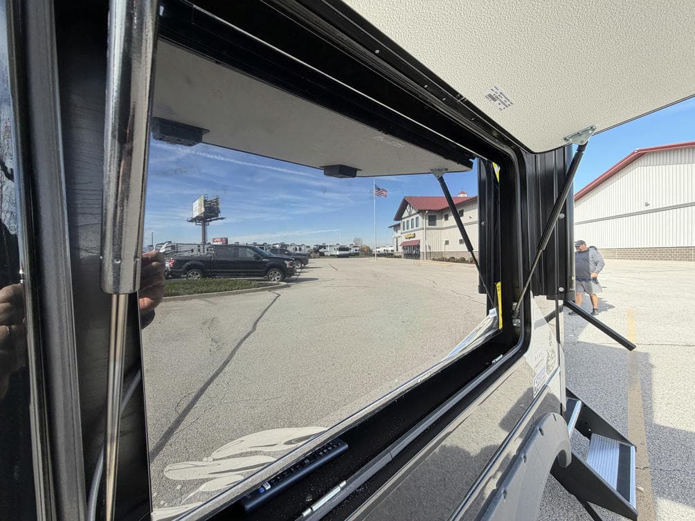 2026 Jayco 2026 Jayco Pinnacle - thumbnail 6