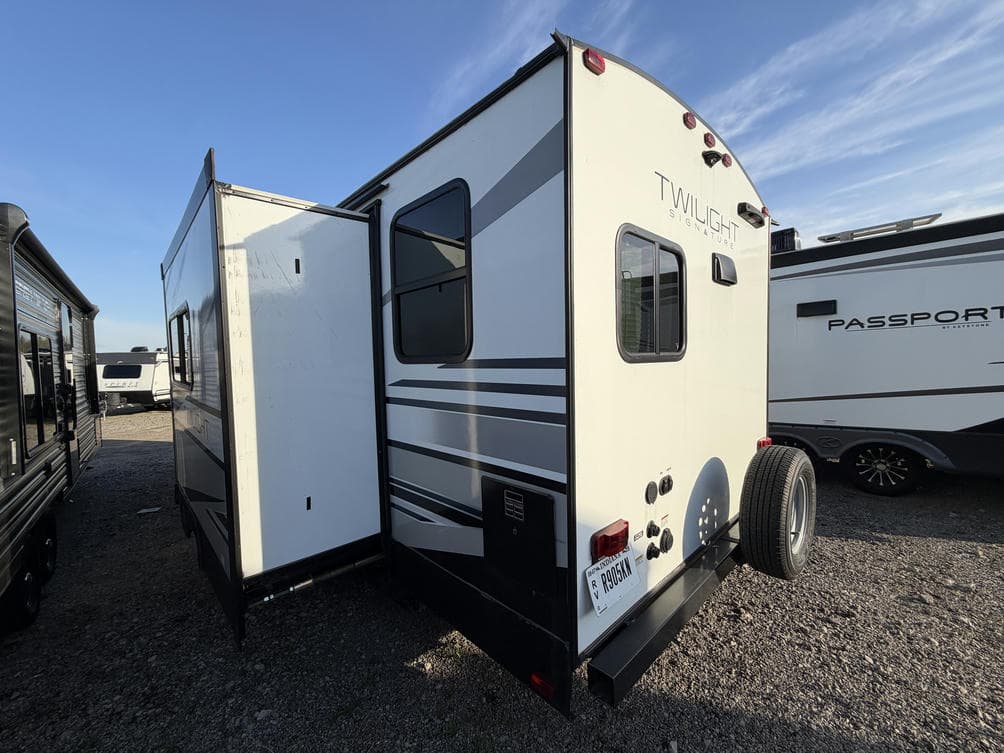 2022 Cruiser 2022 Cruiser Twilight Signature - thumbnail 4