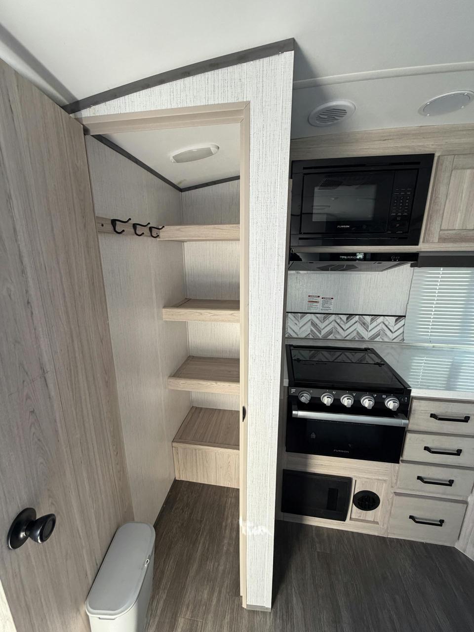 2022 Cruiser 2022 Cruiser Twilight Signature - thumbnail 8