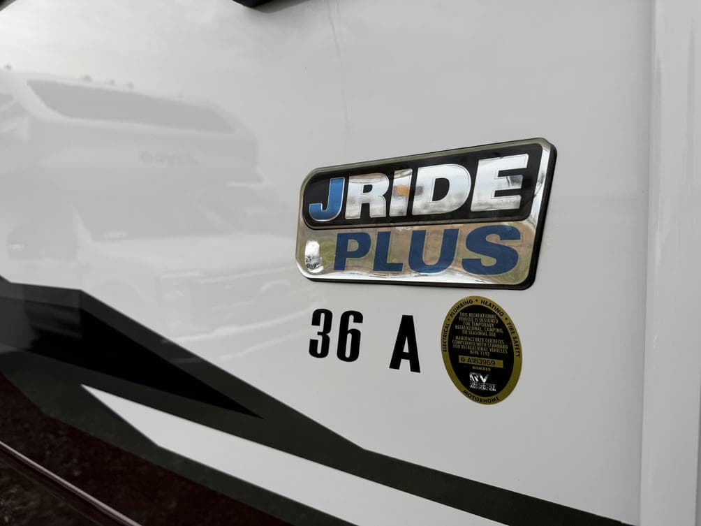 2026 Jayco 2026 Jayco Precept - thumbnail 3