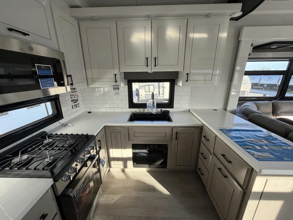 2026 Jayco 2026 Jayco Pinnacle - thumbnail 11