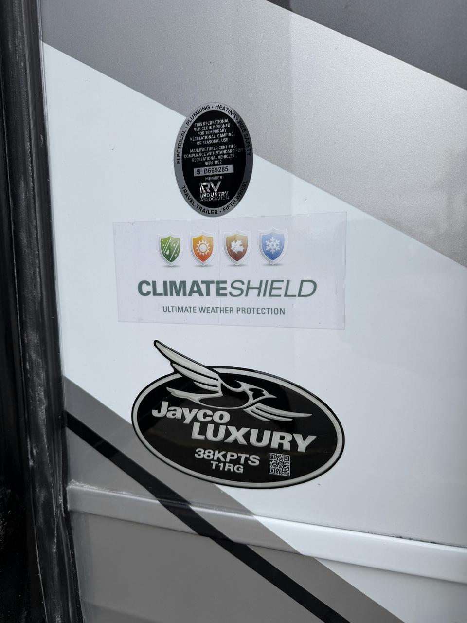 2026 Jayco 2026 Jayco Pinnacle - thumbnail 3