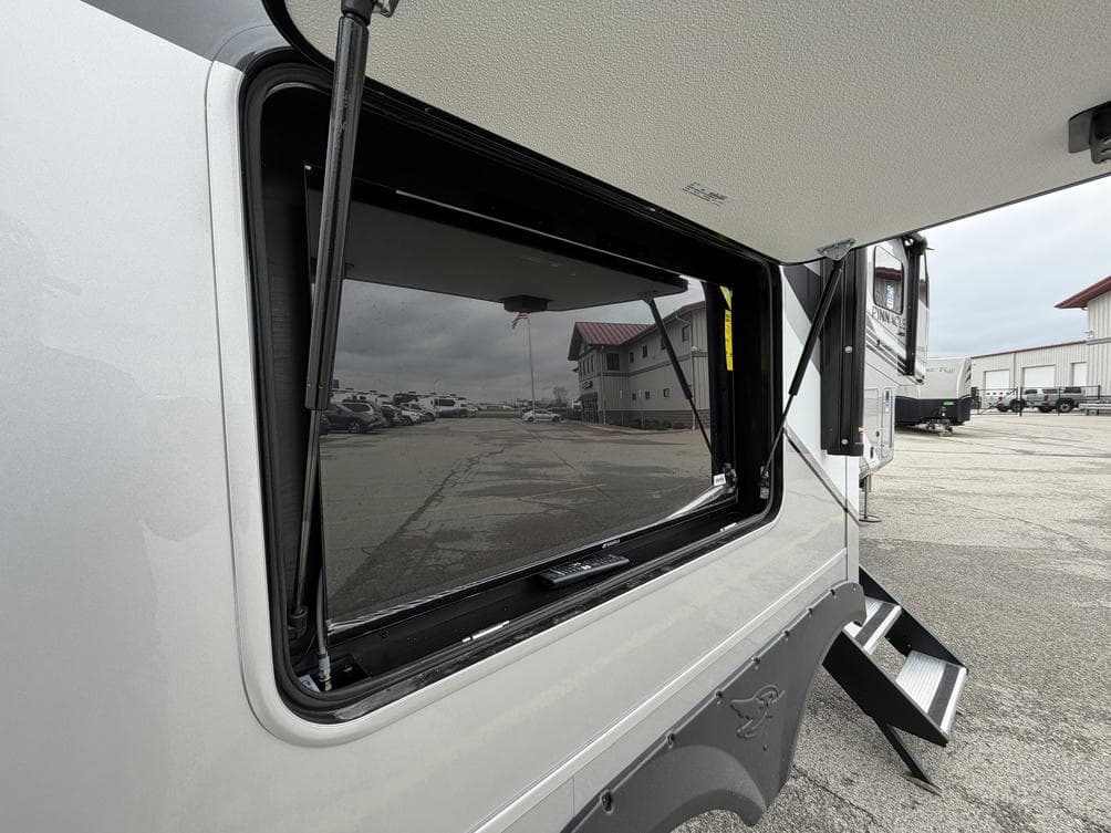 2026 Jayco 2026 Jayco Pinnacle - thumbnail 5