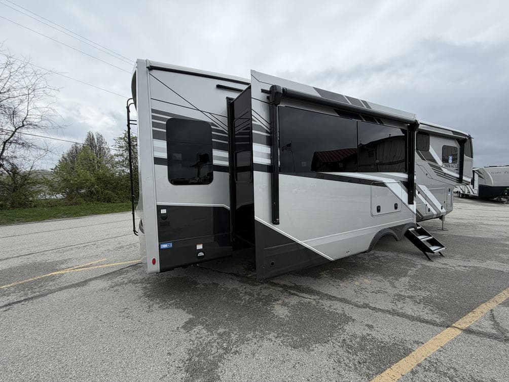 2026 Jayco 2026 Jayco Pinnacle - thumbnail 6