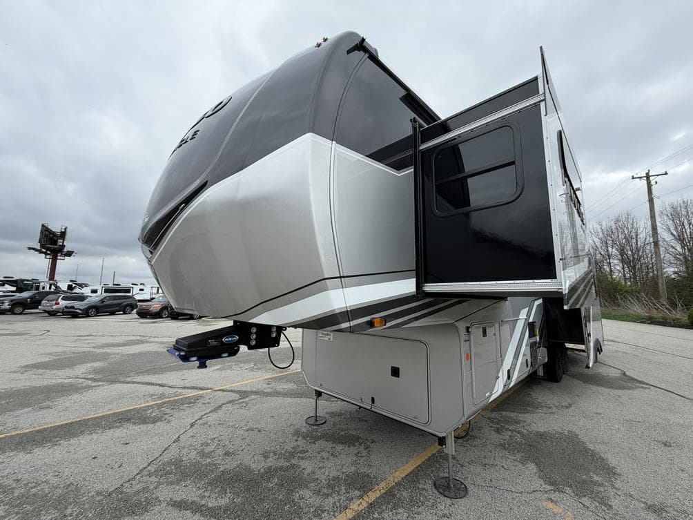 2026 Jayco 2026 Jayco Pinnacle - thumbnail 10
