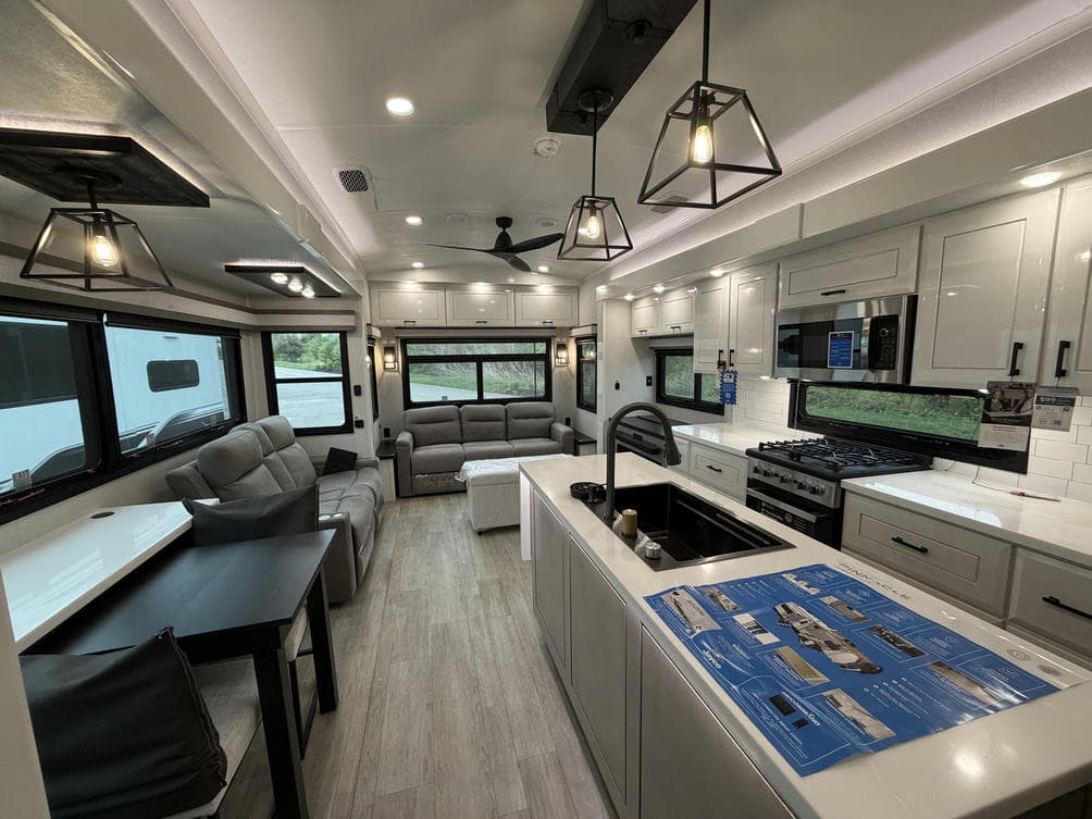 2026 Jayco 2026 Jayco Pinnacle - thumbnail 11