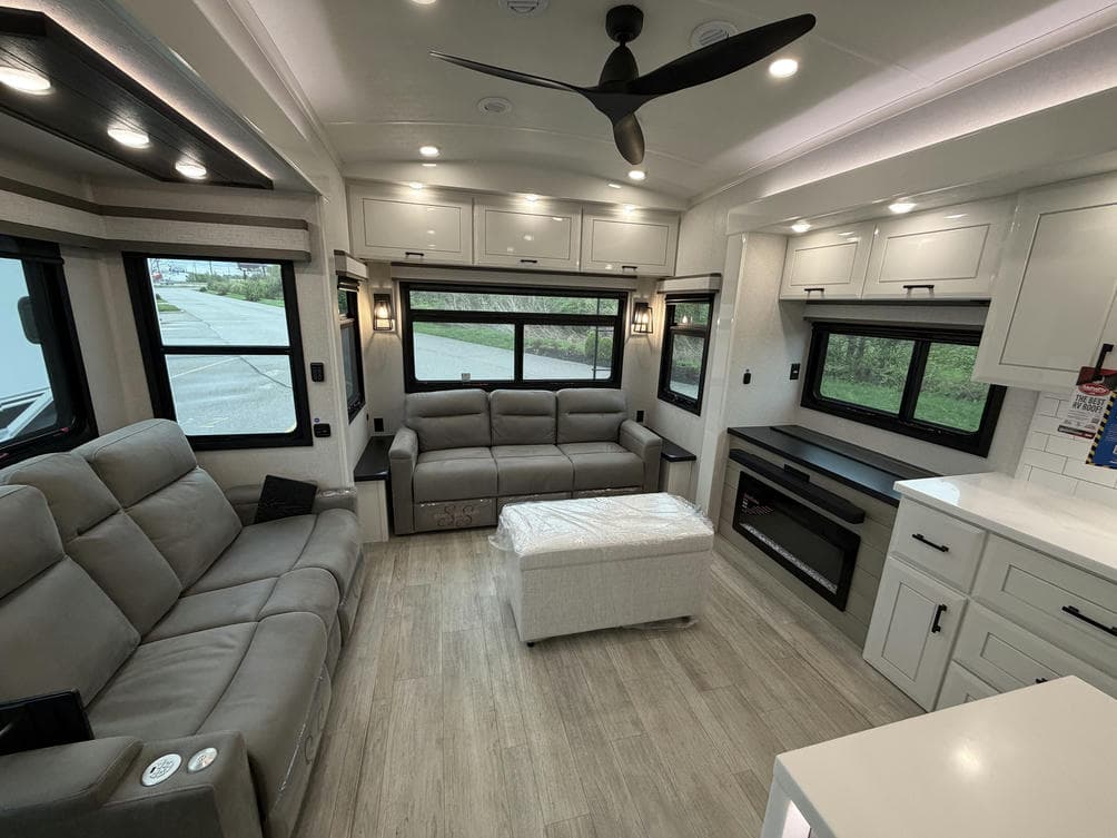 2026 Jayco 2026 Jayco Pinnacle - thumbnail 12