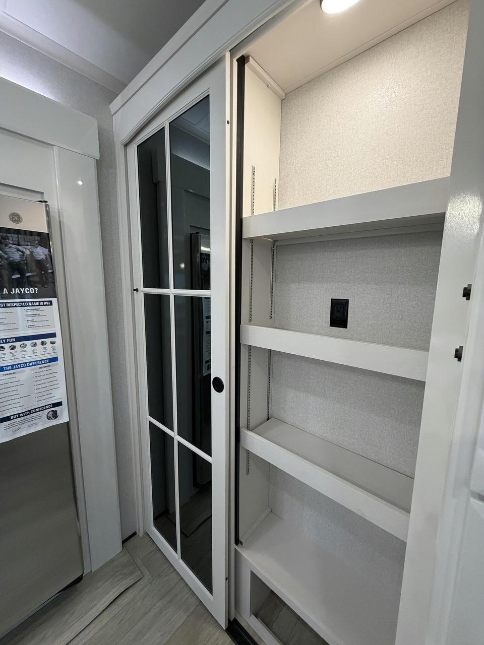 2026 Jayco 2026 Jayco Pinnacle - thumbnail 16