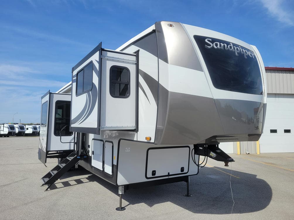 2022 Forest River Sandpiper 391FLRB