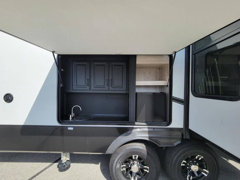 2022 Forest River 2022 Forest River Sandpiper - thumbnail 4