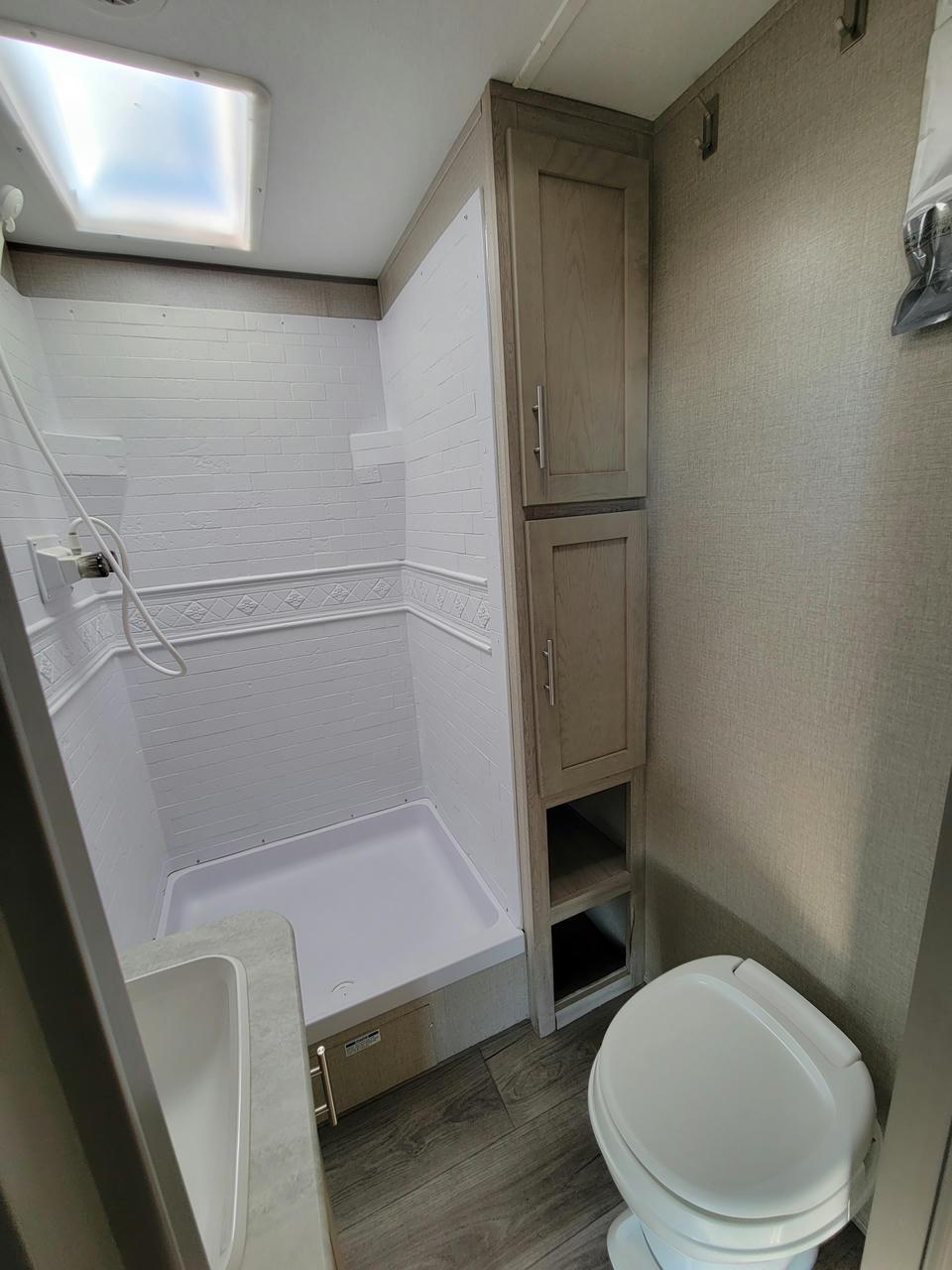 2022 Coachmen 2022 Coachmen Catalina Legacy - thumbnail 3