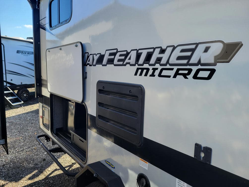 2022 Jayco 2022 Jayco Jay Feather - thumbnail 3