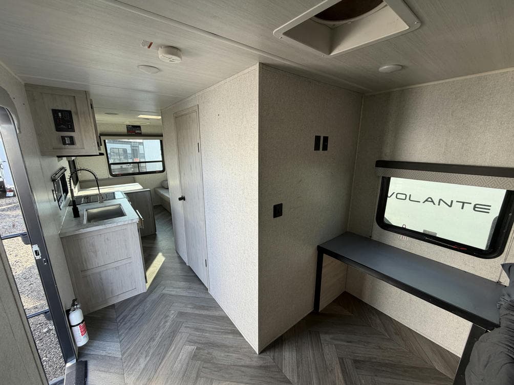 2022 East To West 2022 East To West Della Terra - thumbnail 10