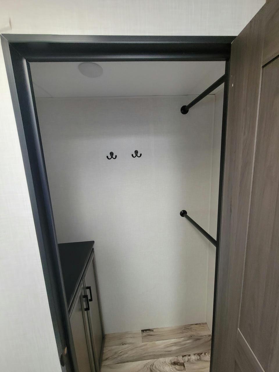 2023 Venture RV 2023 Venture RV SportTrek - thumbnail 6