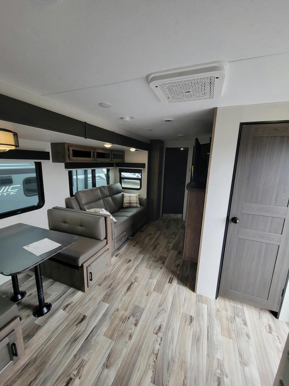 2024 Venture RV 2024 Venture RV SportTrek Touring Edition - thumbnail 4