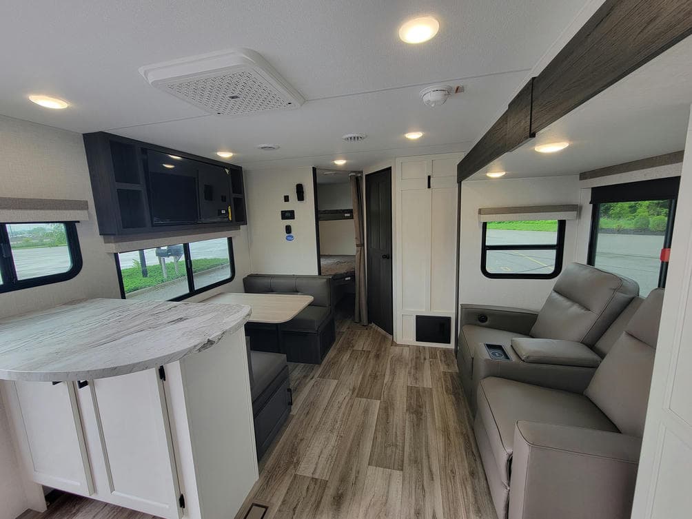 2025 Venture RV 2025 Venture RV Stratus - thumbnail 10