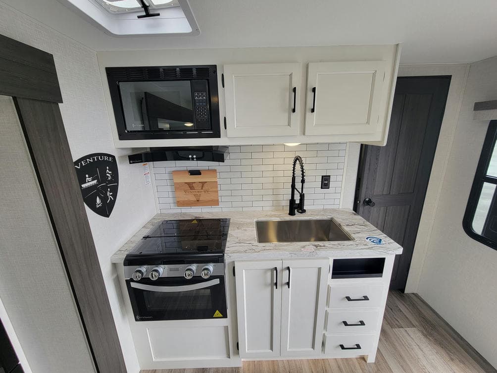 2025 Venture RV 2025 Venture RV Stratus - thumbnail 17