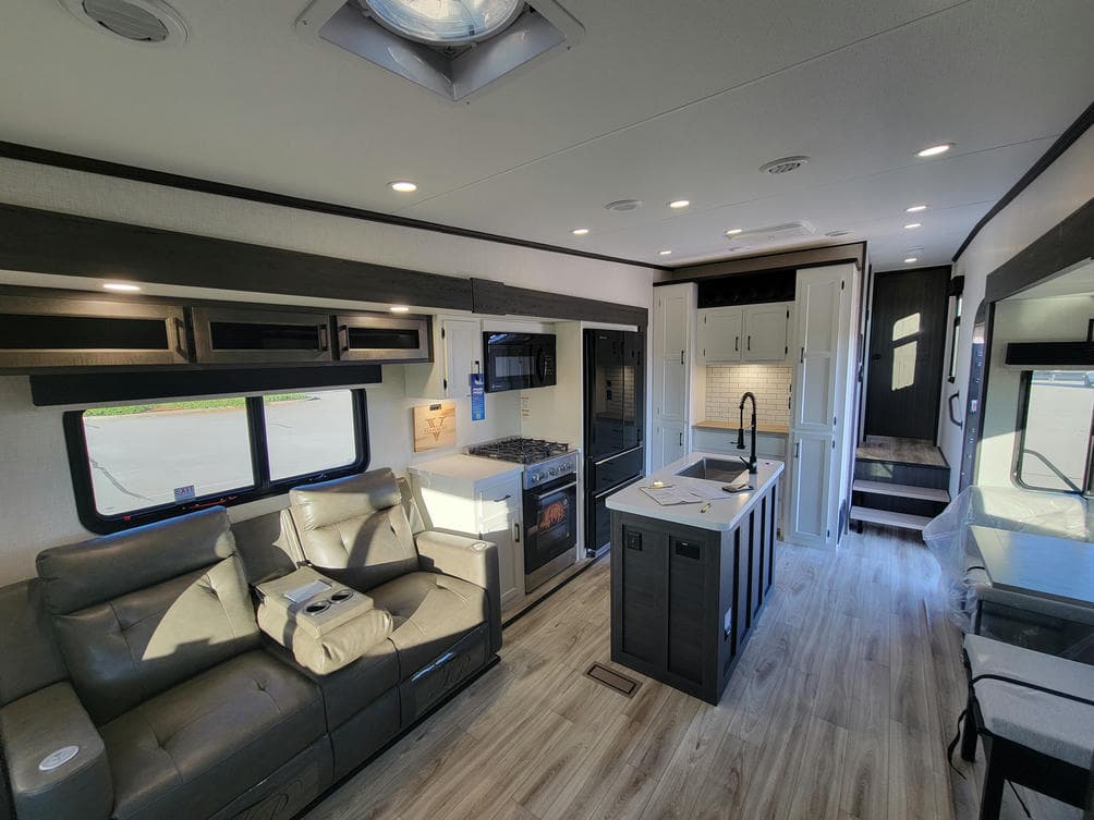 2026 Venture RV 2026 Venture RV SportTrek Touring Edition - thumbnail 12