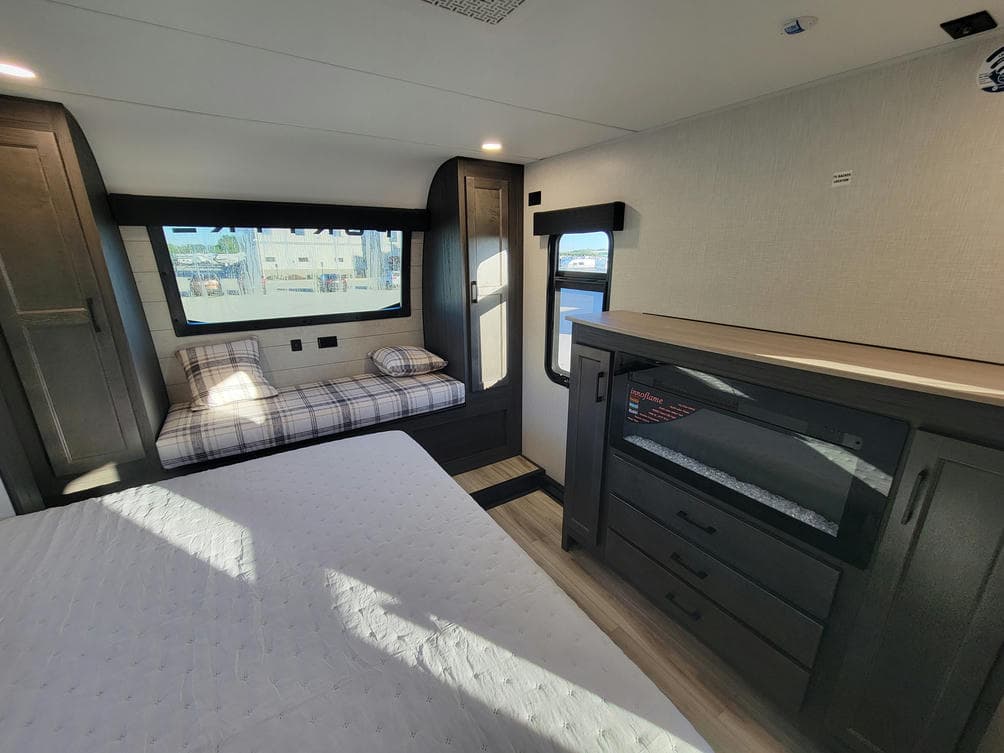 2026 Venture RV 2026 Venture RV SportTrek Touring Edition - thumbnail 20