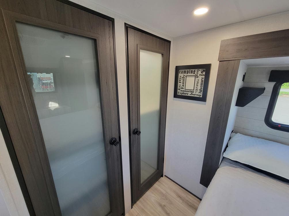 2026 Venture RV 2026 Venture RV SportTrek Touring Edition - thumbnail 21