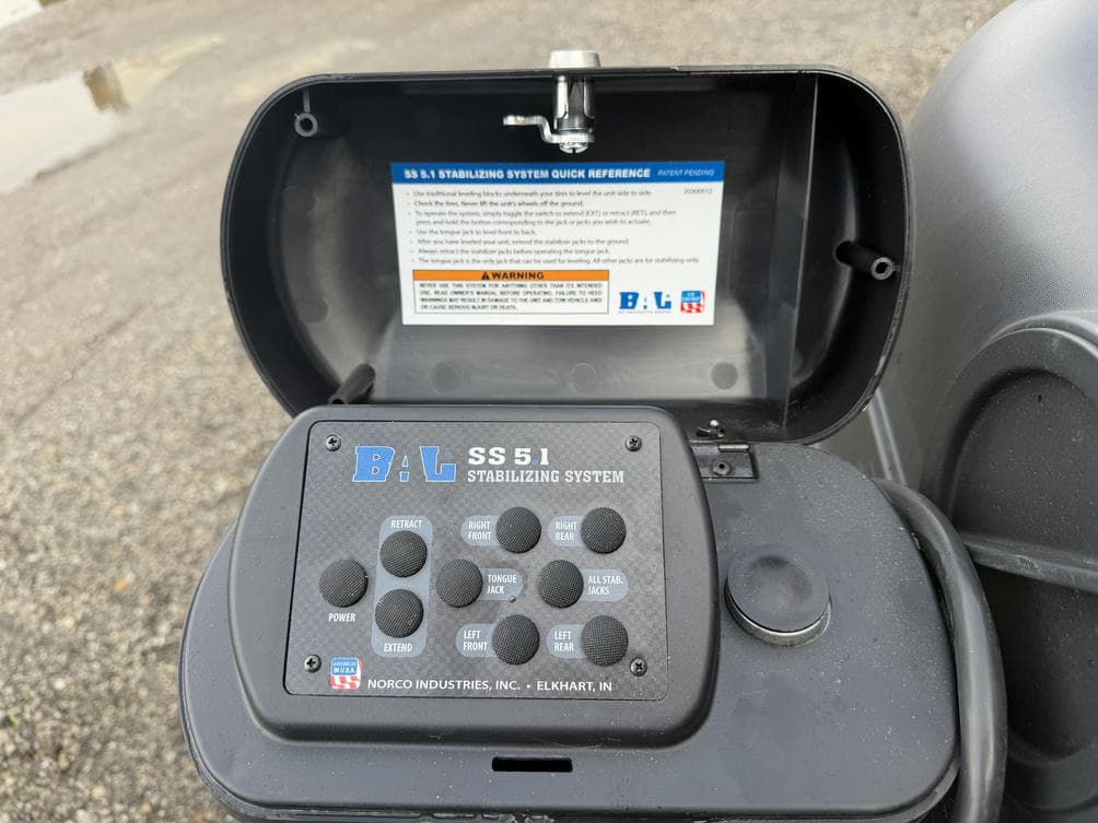 2026 Venture RV 2026 Venture RV SportTrek - thumbnail 9