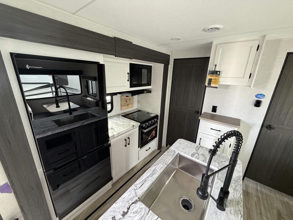 2026 Venture RV 2026 Venture RV SportTrek - thumbnail 15