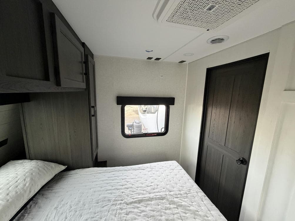 2026 Venture RV 2026 Venture RV SportTrek - thumbnail 22