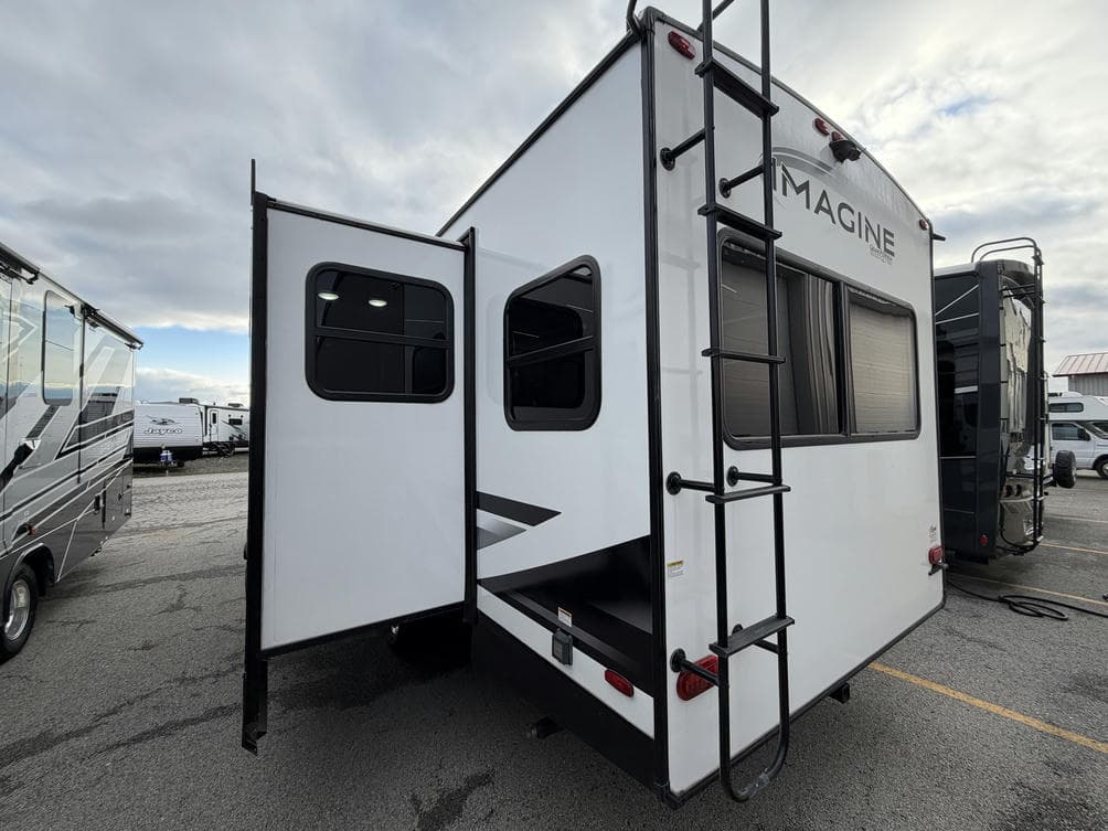 2024 Grand Design 2024 Grand Design Imagine XLS - thumbnail 5