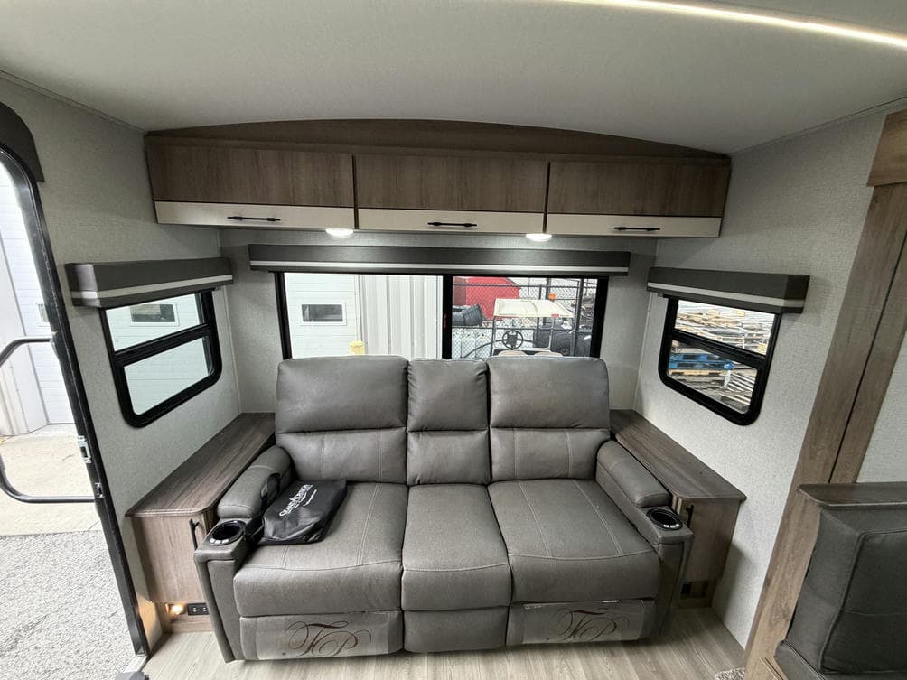 2024 Grand Design 2024 Grand Design Imagine XLS - thumbnail 10