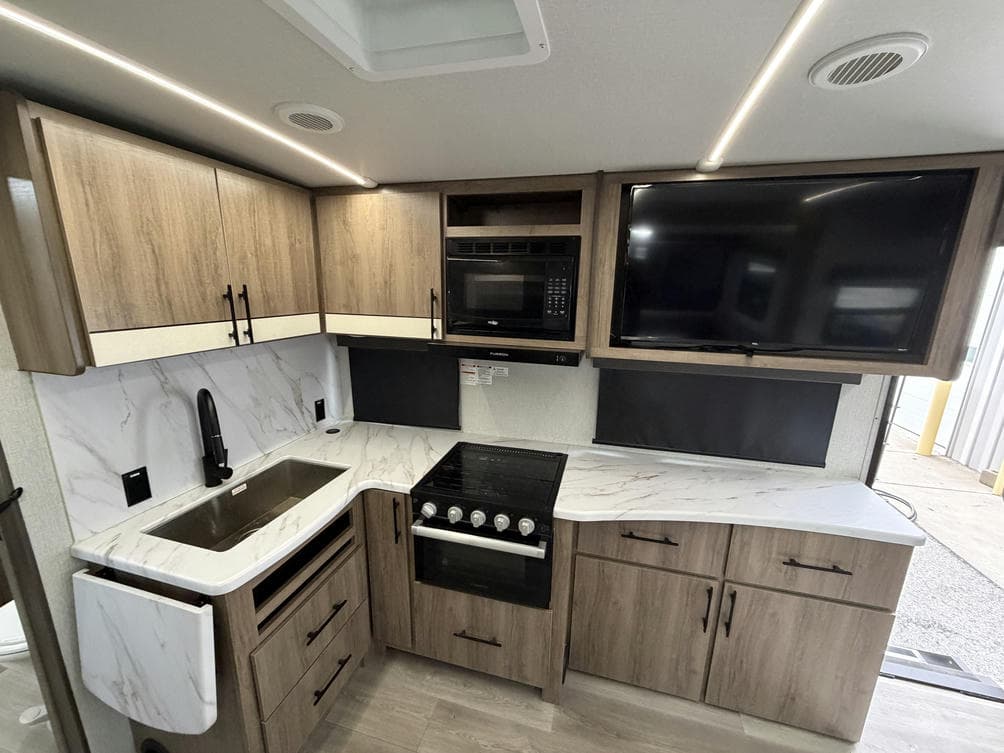 2024 Grand Design 2024 Grand Design Imagine XLS - thumbnail 12