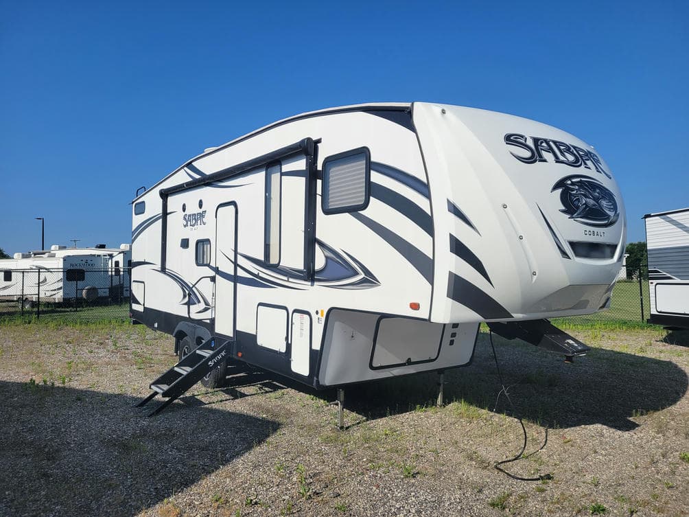 2018 Forest River Sabre 27BHD