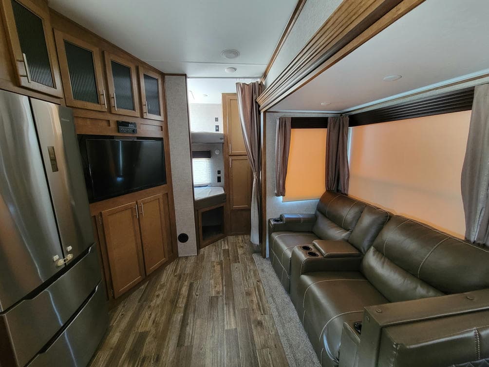 2018 Forest River 2018 Forest River Sabre - thumbnail 9