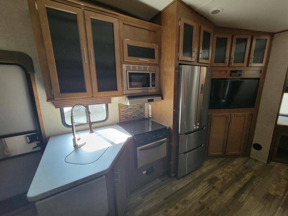 2018 Forest River 2018 Forest River Sabre - thumbnail 11